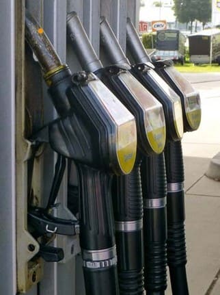 Surtidor de Gasolina asegurar-gasolineras-estaciones-servicio